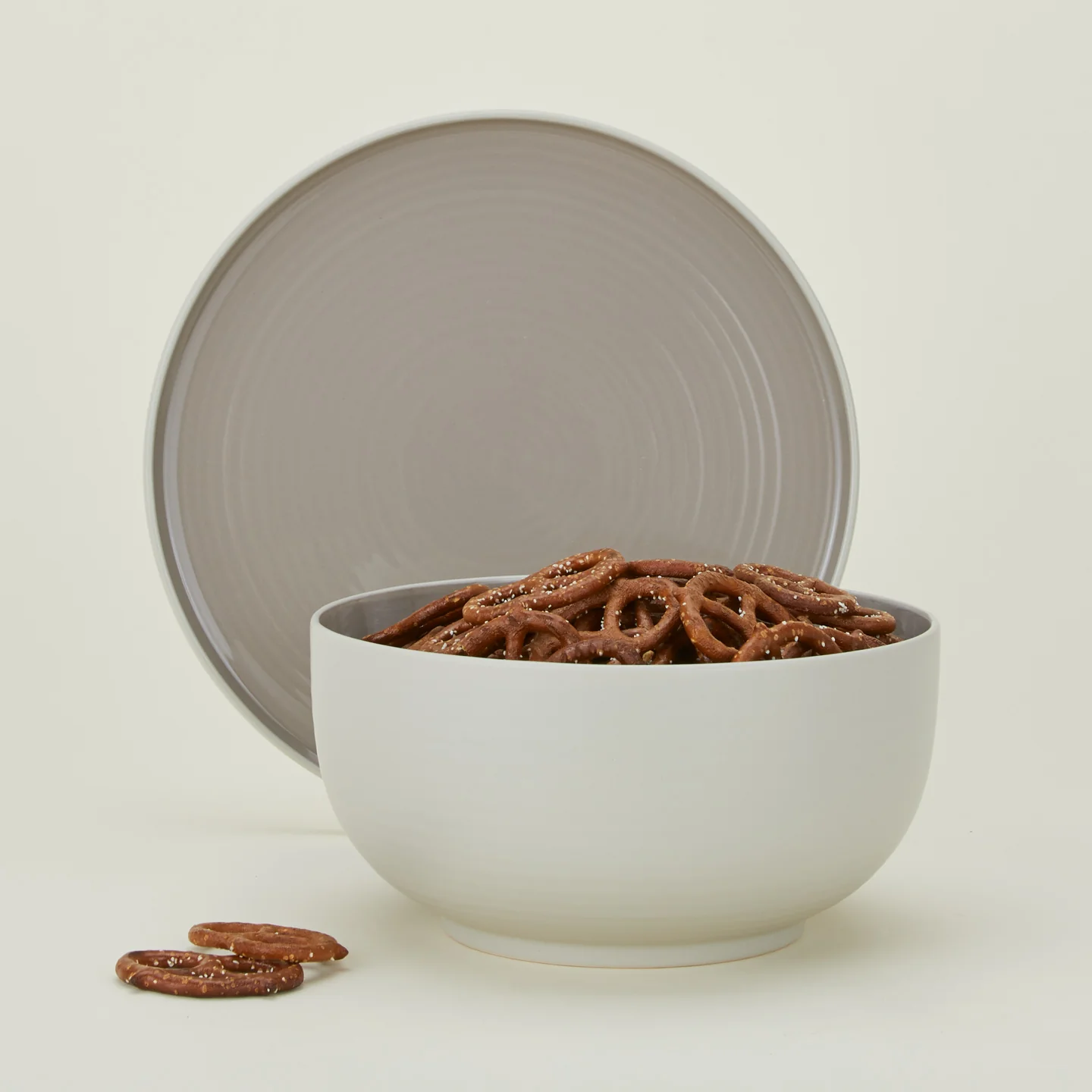 Essential Serveware, 2 Piece Set - Light Grey