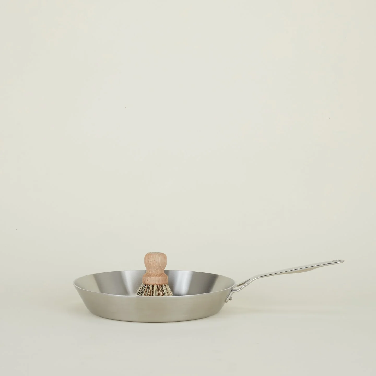 Essential Wood Pot Scrubber - Image 2
