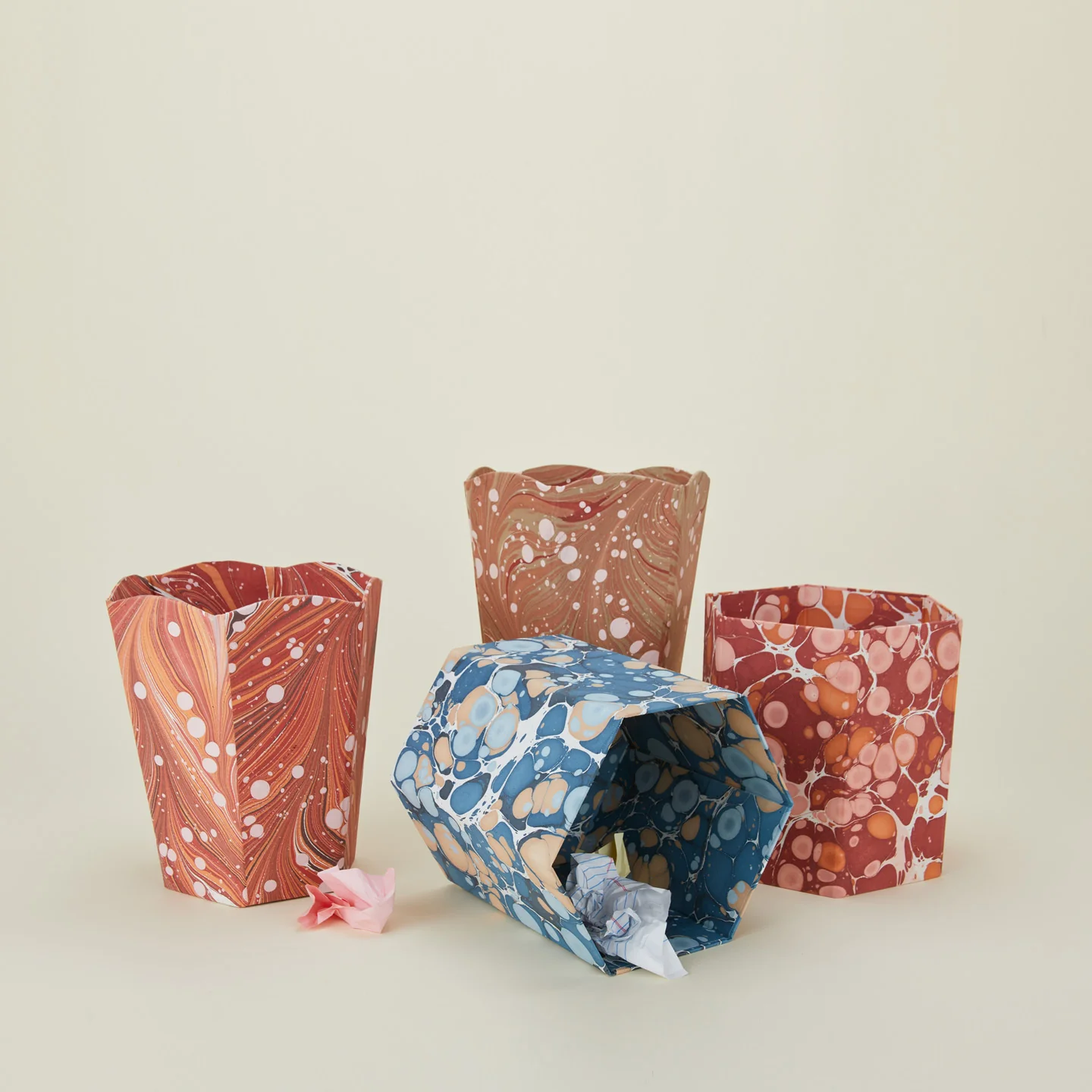 Marbleized Scalloped Wastebasket - Mocha Marble - Image 5