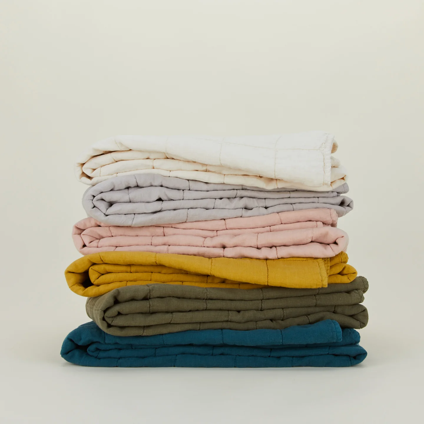 Simple Linen Quilted Throw - Light Grey - Image 4